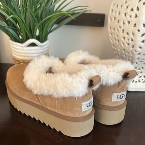 UGG Chestnut Suede Platform Slippers size 8 NWOT